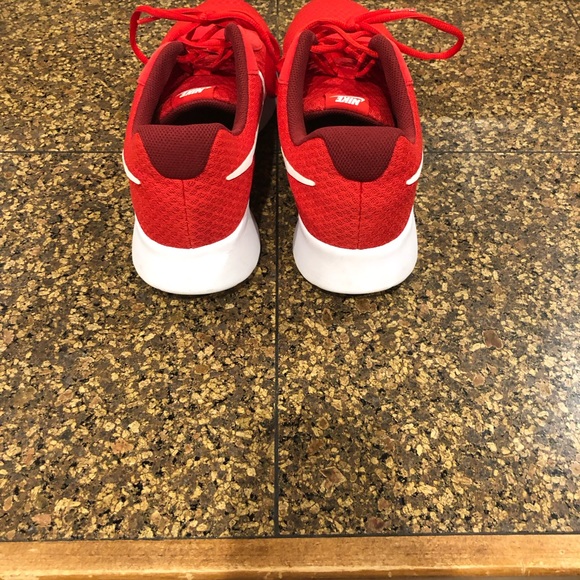 Nike - Picture 2 of 6